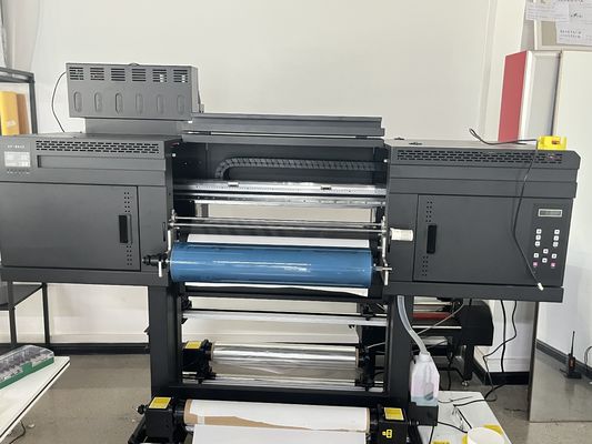 Stampante UV I3200 da 24 pollici di larghezza a 3 teste per adesivi di stampa da rulli a rulli